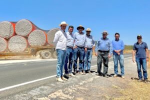 <strong>Presidentes da Aiba e Abapa visitam obras da estrada da Linha dos Pivôs</strong>