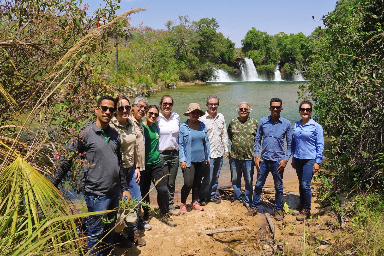 Aiba realiza visita técnica à área de restauração na Cachoeira do Redondo com participação da UFOB