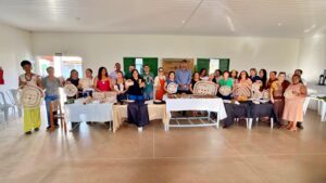 Instituto Aiba realiza curso de artesanato com derivados da banana e promove arte, sustentabilidade e geração de renda