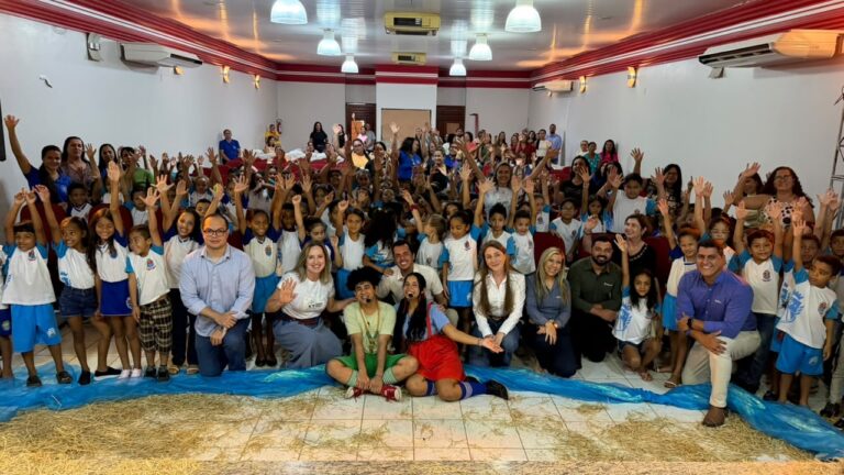 Peça teatral itinerante marca inauguração do Fundesis em São Desidério