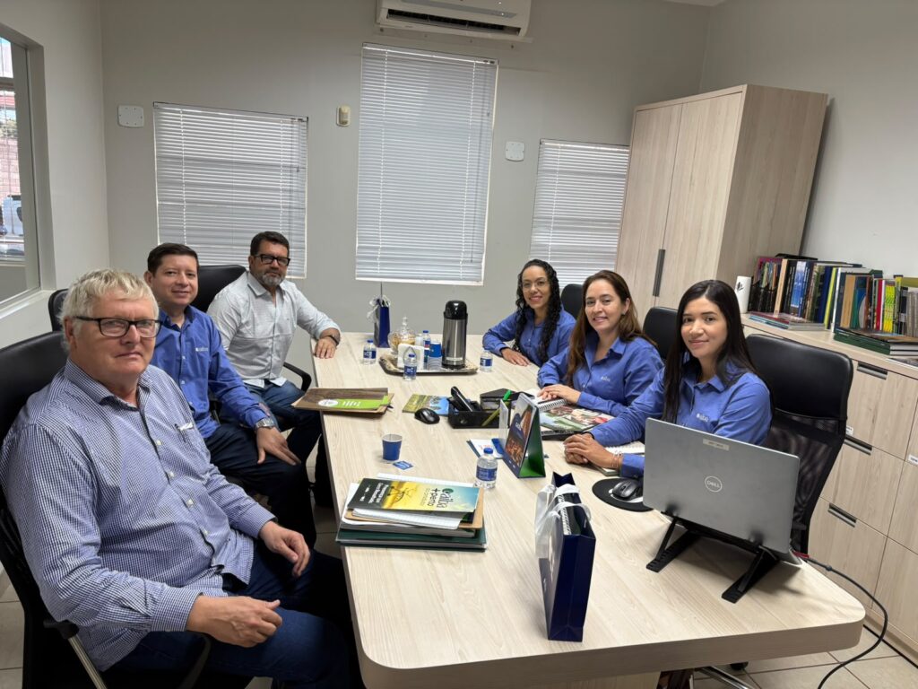 Equipes técnicas da Aiba recepcionam diretoria do grupo Floryl Agrícola