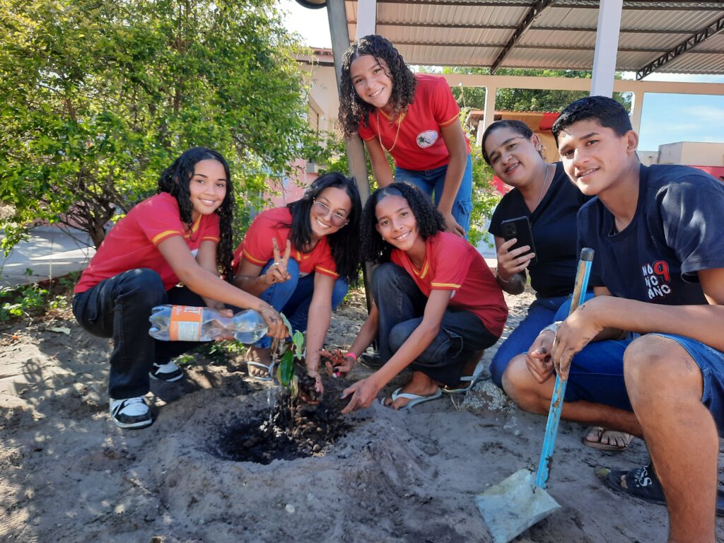 Aiba promove atividades de educação ambiental para estudantes de Brejolândia e Barra
